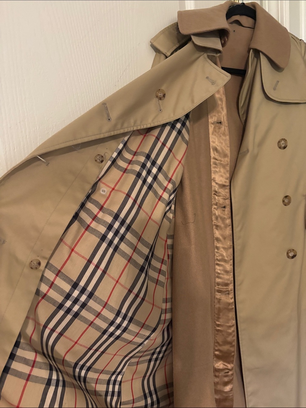 Classic Beige Trench Coat with Signature Check Lining